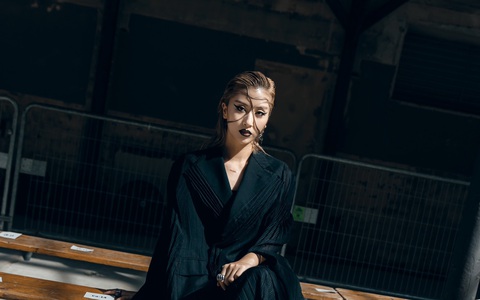 Quỳnh Anh Shyn 'lên sóng' Instagram The New York Times, lọt top sao mặc đẹp của Vogue