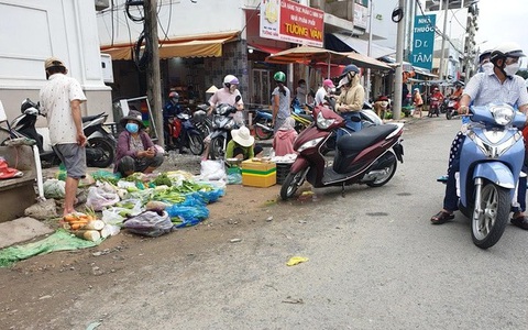 Văn bản hướng dẫn đóng dấu mật, chợ Tôn Thất Đạm 10 năm chưa đóng cửa được