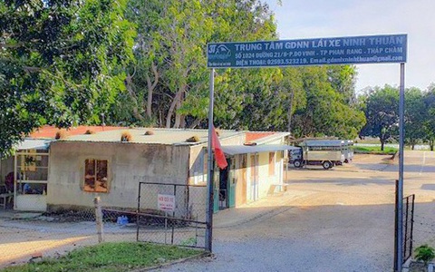 Giám đốc trung tâm dạy lái xe bị bắt, người học khổ sở đòi lại tiền