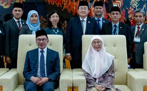 Thủ tướng Malaysia kêu gọi học hỏi Việt Nam để đất nước vươn lên lần nữa