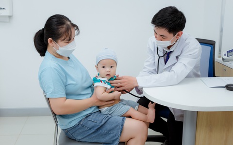 Vắc xin đã cùng gia đình tôi đi qua đại dịch như thế đó