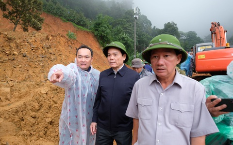 Mưa lớn, sạt lở đất làm 5 người chết, 1 người mất tích