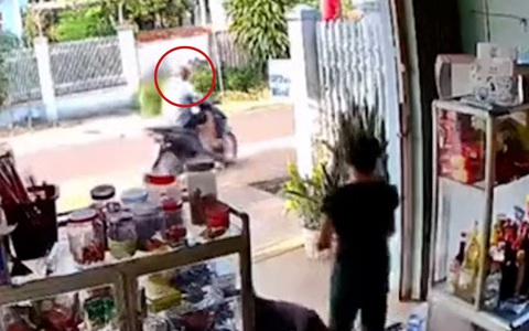 Trộm vào nhà lấy bia, chủ quán cười giòn tan vì tưởng đùa