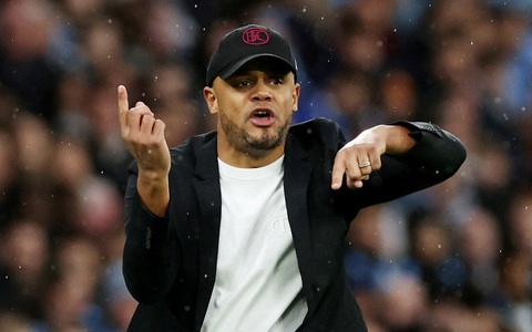 Chờ cú sốc mở màn Premier League