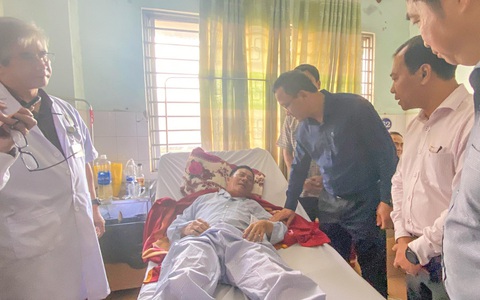 Tài xế xe con CLB Hoàng Anh Gia Lai bàng hoàng kể lại thời khắc xe gặp nạn