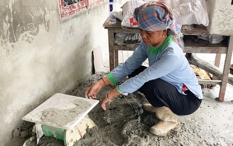 Người dân lo sợ khi sống dưới hồ thải nhà máy tuyển quặng đồng Tả Phời