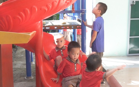 Hai phòng học được xây dựng bên triền sông Mã từ tấm lòng bạn đọc Báo Tuổi Trẻ