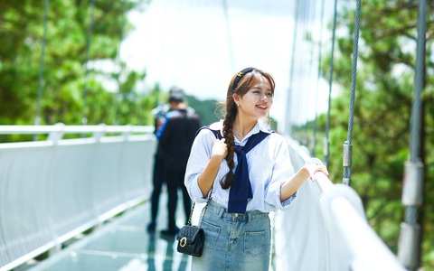 Đà Lạt: Khai trương cầu đáy kính nối Thung lũng Tình Yêu với Đồi Mộng Mơ