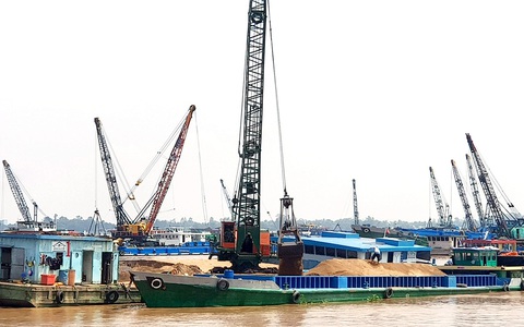 Nguồn cát 'đứt gãy', giá tăng mạnh
