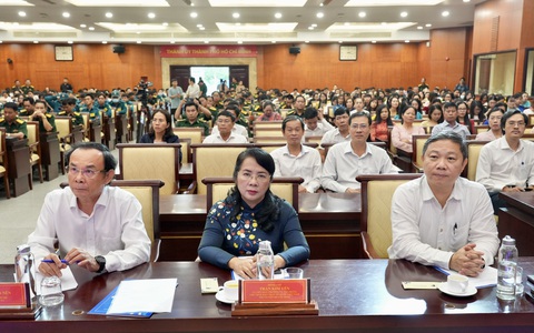 Thêm hai lực lượng 'thầm lặng' thời COVID-19 được TP.HCM tri ân