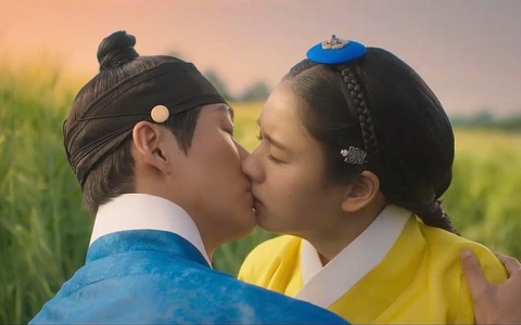 Rating 'Người yêu dấu' tăng mạnh sau cảnh hôn của Nam Goong Min với bạn diễn kém 13 tuổi