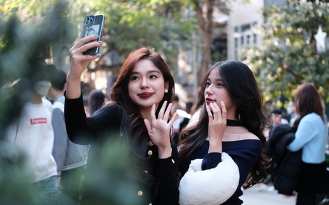 Khen không đúng chỗ cũng là quấy rối tình dục