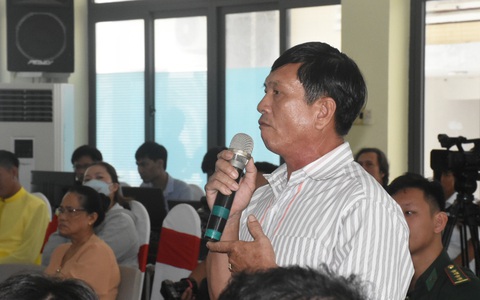 Bị tàu nước ngoài gây khó trên biển, ngư dân làm gì?