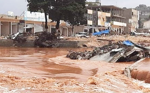 Lũ quét cuốn trôi nhiều ô tô, nhà cửa, khoảng 20.000 người thiệt mạng ở Libya
