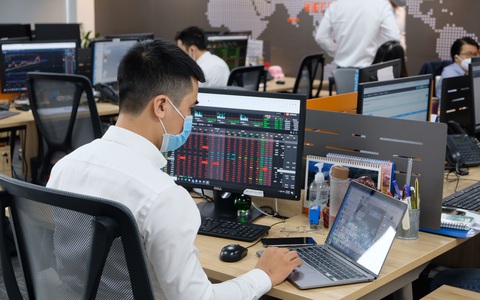 Tín hiệu tích cực từ doanh nghiệp bất động sản, nhiều nhận định trái chiều