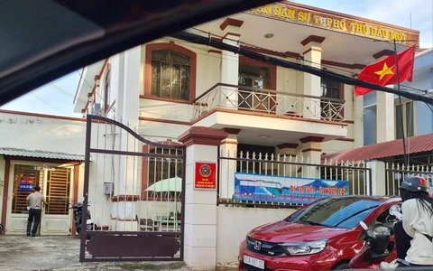 Viện kiểm sát tối cao bắt phó Chi cục Thi hành án Thủ Dầu Một, tỉnh Bình Dương