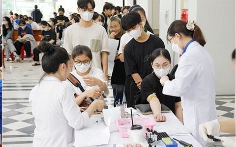 Hoạt động tình nguyện hiến máu nhân đạo và khám chữa răng miệng miễn phí của Đại học Duy Tân