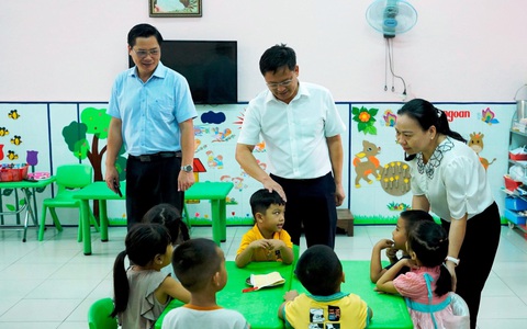 Đối thoại, chuyển trường để ngăn giáo viên nghỉ việc