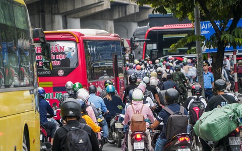 Cửa ngõ vào thủ đô Hà Nội kẹt cứng chiều 4-9