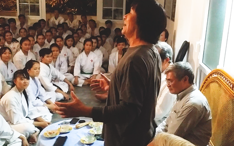 Ca sĩ Quang Lý hát cùng thầy trò Nghĩa Dũng trong ngày sinh nhật thầy