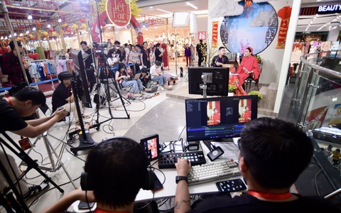 Siêu thị 'đua' livestream bán hàng Tết