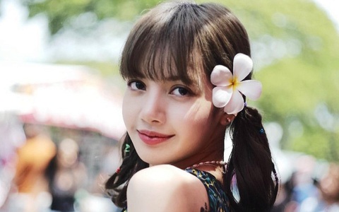 Lisa của BlackPink nói thấy hạnh phúc khi đến Việt Nam