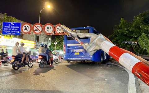 Tông sập khung giới hạn cầu An Phú Đông, tài xế xe buýt khai đi lạc