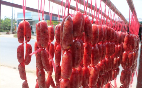 Mua món ăn 'nhà làm' dịp Tết, cần lưu ý gì?