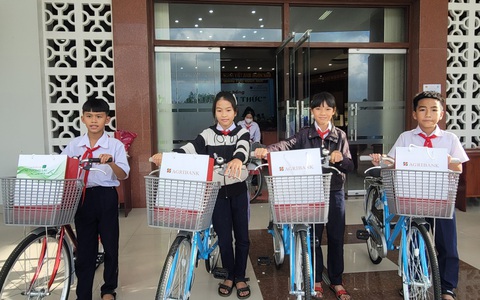 'Tết này em có xe đạp mới rồi'