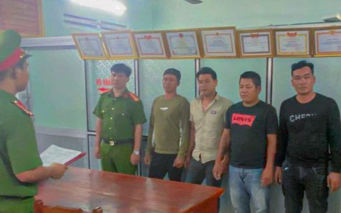 Bắt 4 thanh niên đánh tổ an ninh xung kích