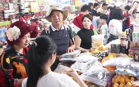 Chợ Hàn ở Đà Nẵng thu hút khách du lịch những ngày đầu năm