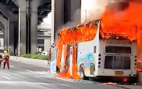 Video vụ cháy xe buýt ở Thái Lan làm 22 học sinh và 3 giáo viên thiệt mạng
