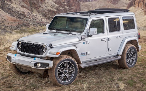 Stellantis triệu hồi 194.000 xe Jeep lai xăng - điện vì nguy cơ cháy nổ