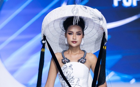 Long Kan mạo hiểm đưa đồ án tốt nghiệp lên sàn diễn chuyên nghiệp