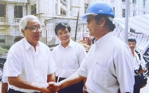 GS Hoàng Đạo Kính và những chuyện gay cấn trùng tu