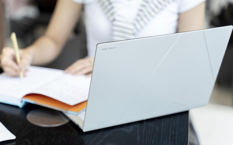 Laptop AI Zenbook S 14 cao cấp cho giới văn phòng