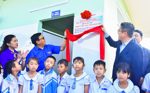 Làm mới 8 nhà vệ sinh cho học sinh vùng xa Lâm Đồng