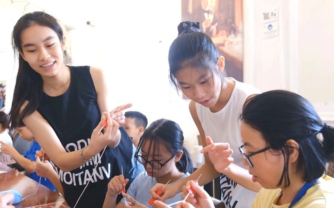 Góc nhìn trưa nay: Học sinh tổ chức workshop móc len miễn phí tặng trẻ em vùng cao