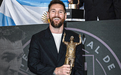 Messi vượt qua huyền thoại Brazil Pele giành danh hiệu Cầu thủ xuất sắc nhất lịch sử