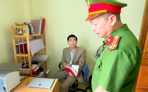 Tạm giam một cựu hiệu trưởng sau vụ cắt xén bữa ăn bán trú của học sinh