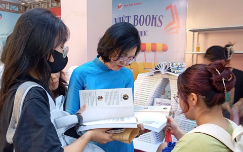 Hết veo 30.000 bản, truyện ‘Khéo khôn với tiền - Tránh những ưu phiền’ phải in thêm