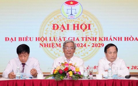 3 cựu lãnh đạo tòa án, viện kiểm sát nhân dân tỉnh Khánh Hòa thành tân luật sư