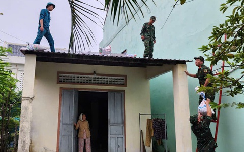 Bão Trà Mi đe dọa, Hội An di tản người dân sống trong các nhà cổ hư hỏng nặng