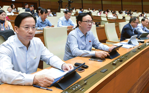 Truyền hình trực tiếp: Quốc Hội thảo luận về dự án Luật sửa đổi, bổ sung một số điều của Luật Bảo hiểm y tế
