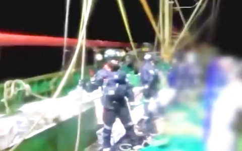 Lật tẩy 'chiêu bài' của tàu cá Trung Quốc khi xâm phạm vùng biển Hàn Quốc