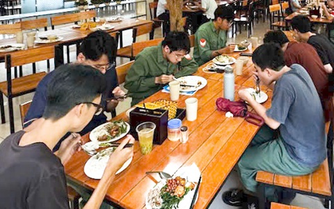 Lãnh đạo Đại học Bách khoa Hà Nội nhận trách nhiệm vụ sinh viên phải ăn cơm canh thừa