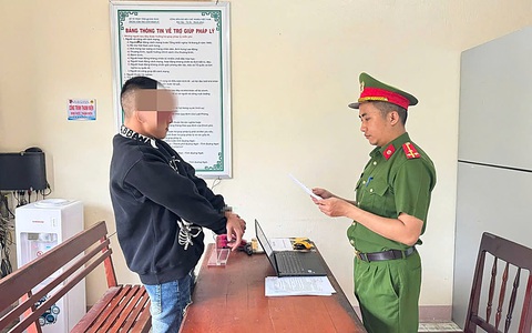Bắt thanh niên quan hệ tình dục với 2 chị em sinh đôi mới 15 tuổi