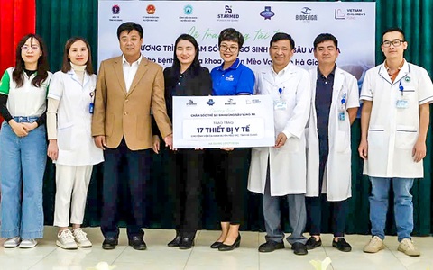 Dược phẩm STARMED tặng thiết bị y tế cho bệnh viện huyện Mèo Vạc