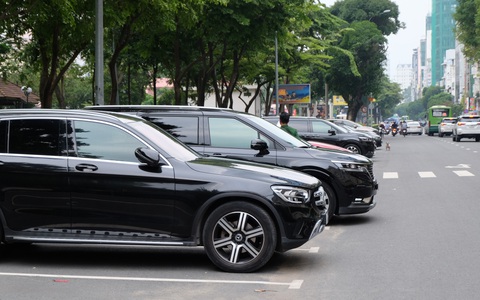 3 tuyến đường ở TP.HCM sẽ thí điểm thu phí đỗ ô tô bằng công nghệ mới