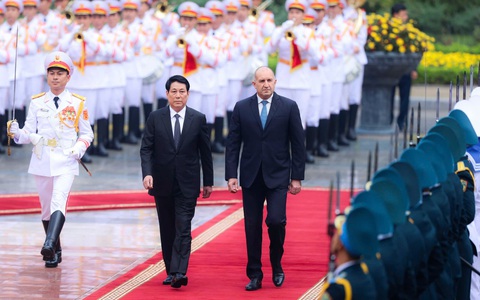 Chủ tịch nước Lương Cường chủ trì lễ đón Tổng thống Bulgaria Rumen Radev